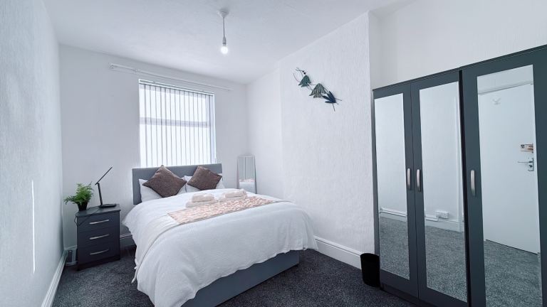 Flat Mount Pleasant Street in Coseley