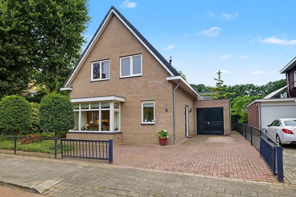 Huis Obrechtlaan 1 A in Ede