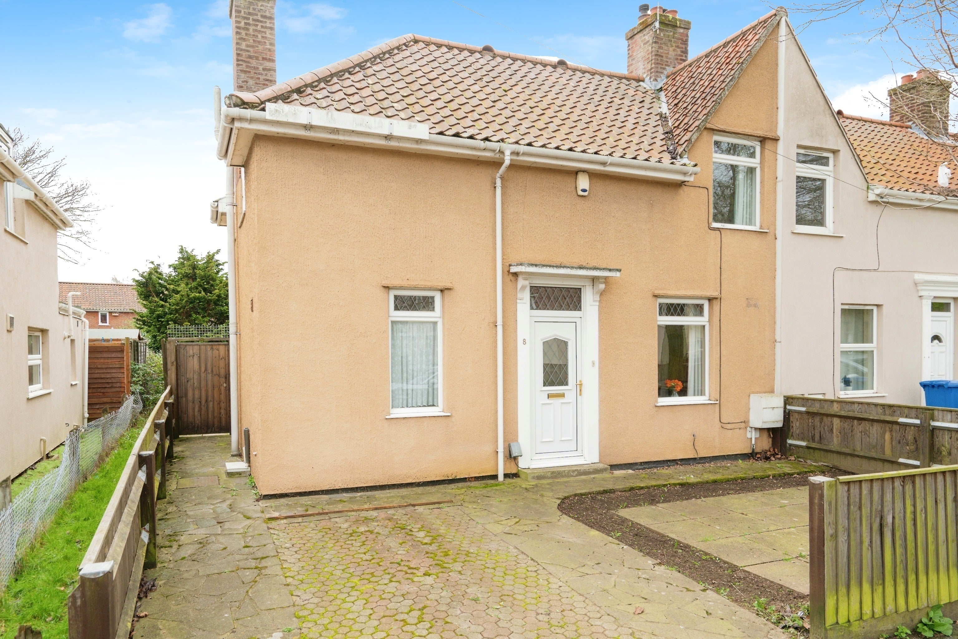 House Elizabeth Fry Road in Norwich