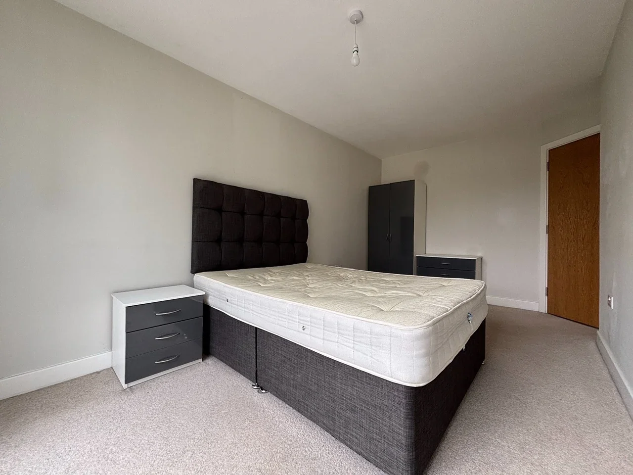Flat Ordsall Lane in Salford