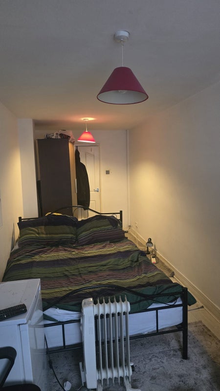 Room Blisworth Close in Manchester