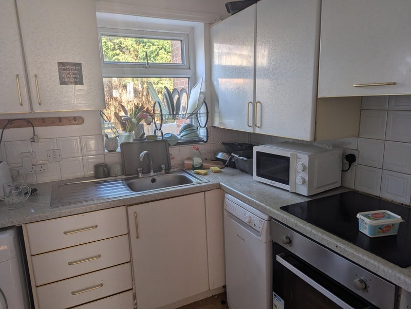 Room Blisworth Close in Manchester