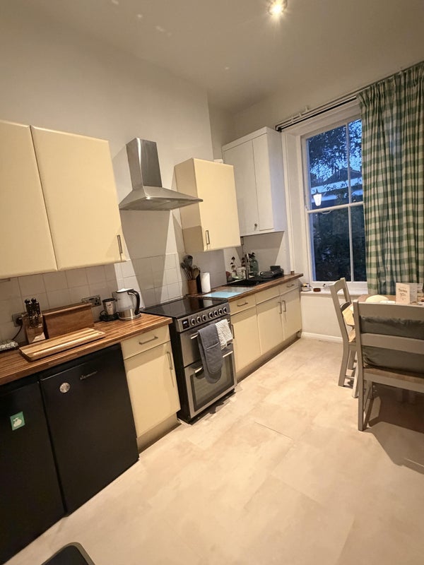 Room Portland Road in Greater London