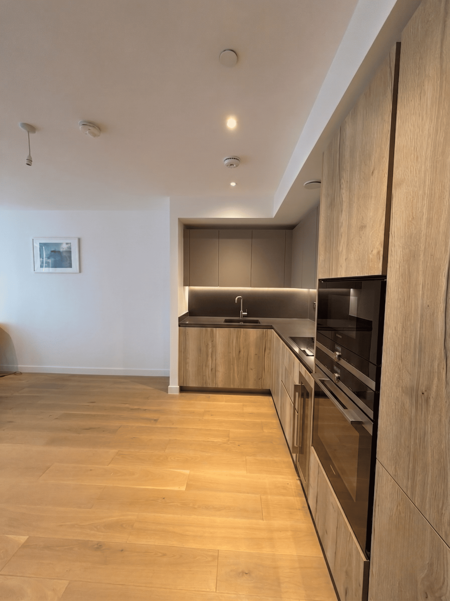 Flat Nile Street in Greater London