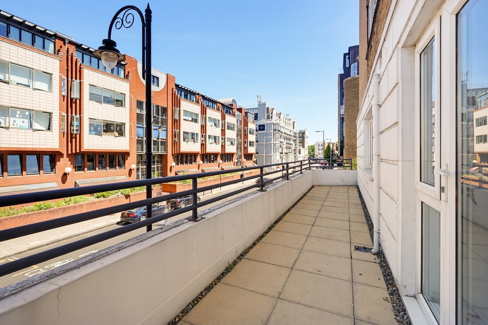 Flat Harrington Road in Greater London