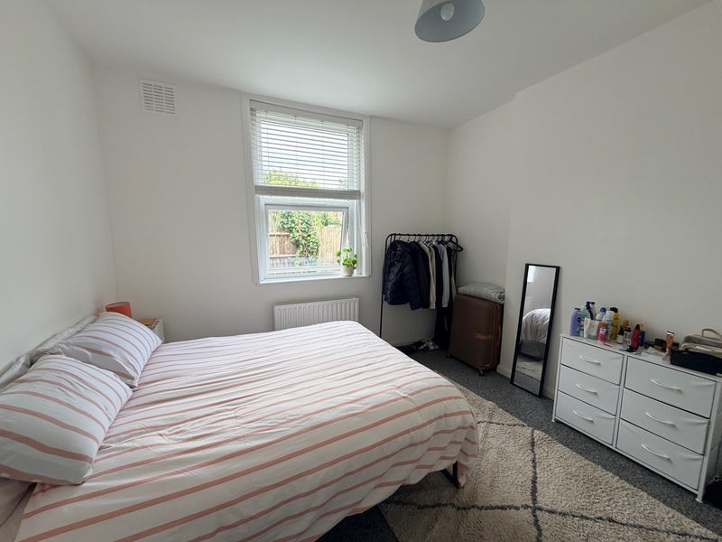 Room Devonshire Road in Greater London