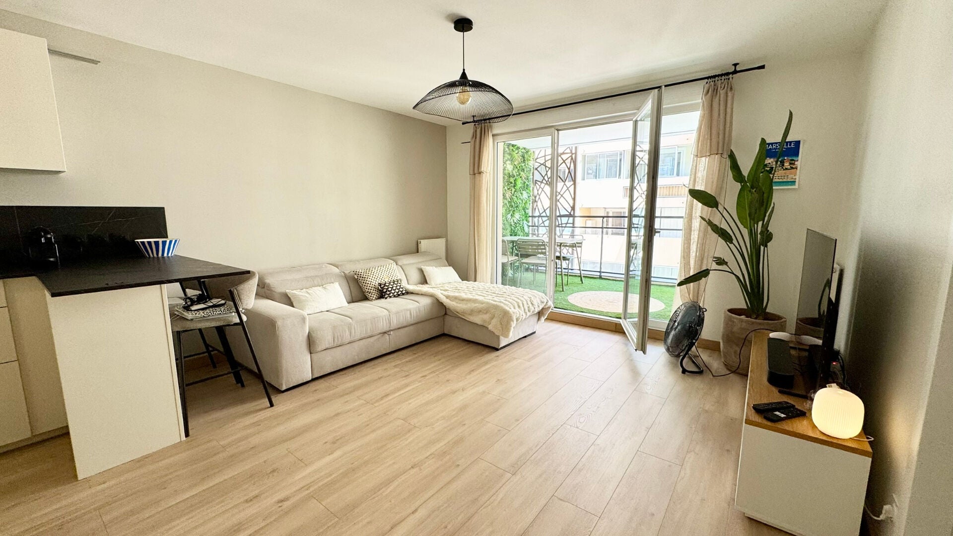 Flat Rue Charras in Marseille