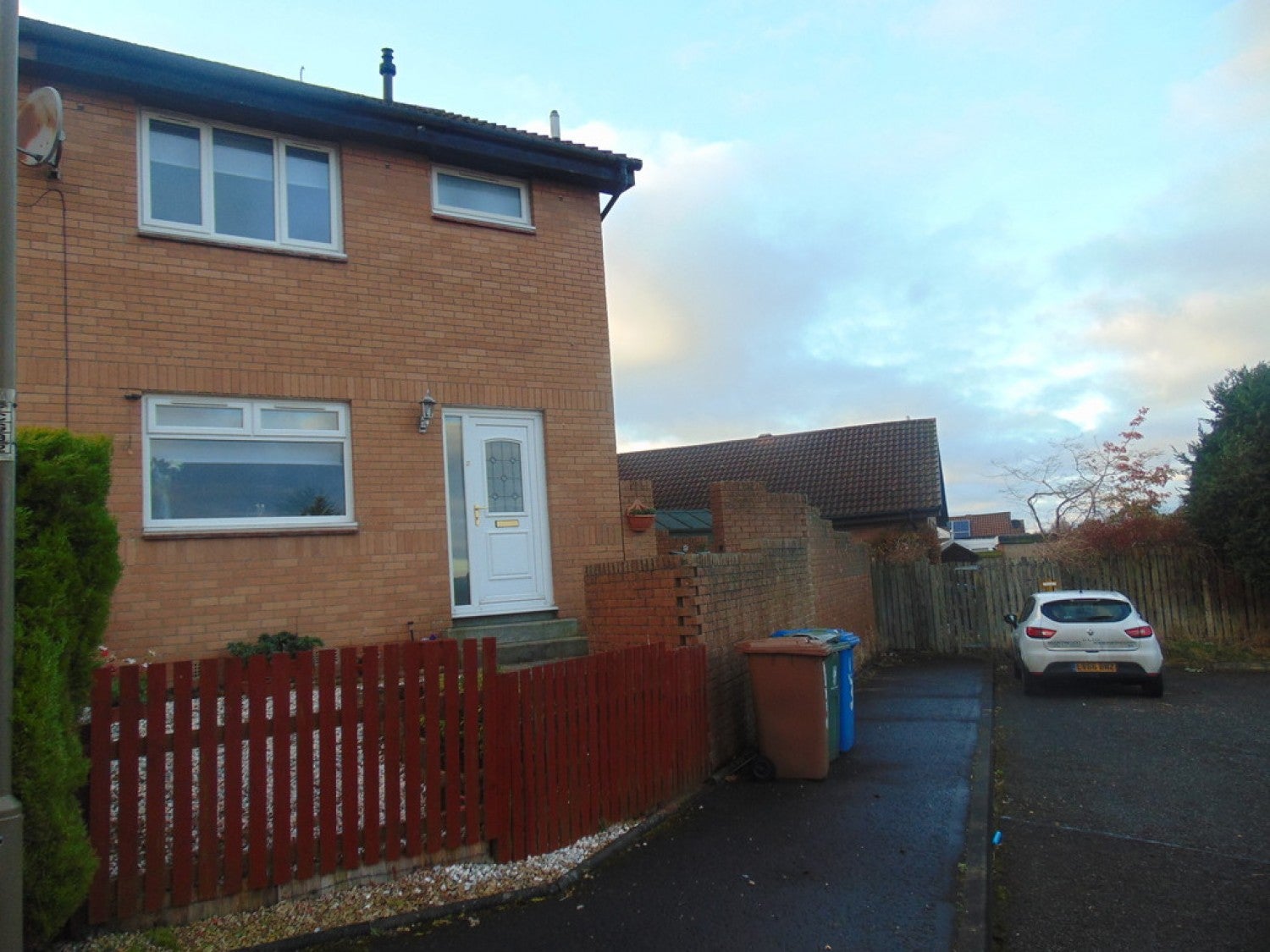 House Hamilton Crescent in Maddiston