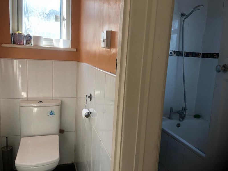 Room Allan Way in Greater London