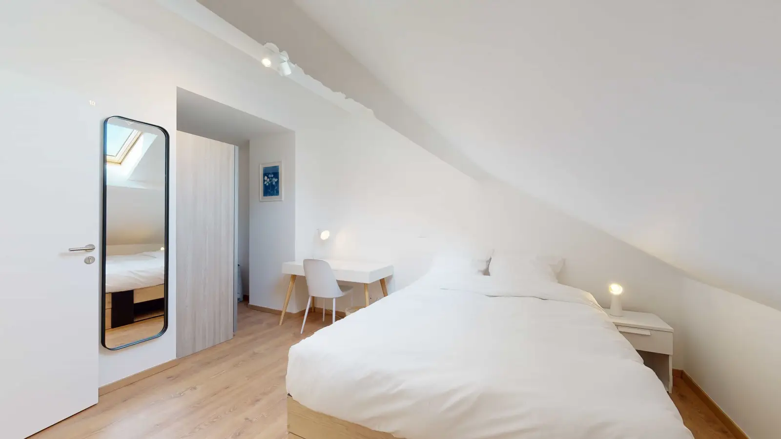 Chambre Allée des Oliviers à Suresnes