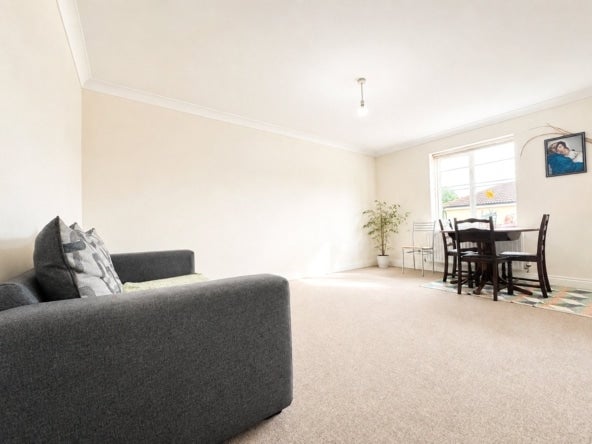 Flat Redcliffe Street in Swindon