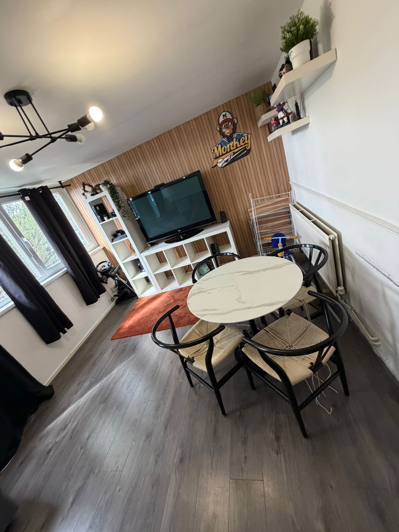 Flat Boyton Road in Greater London