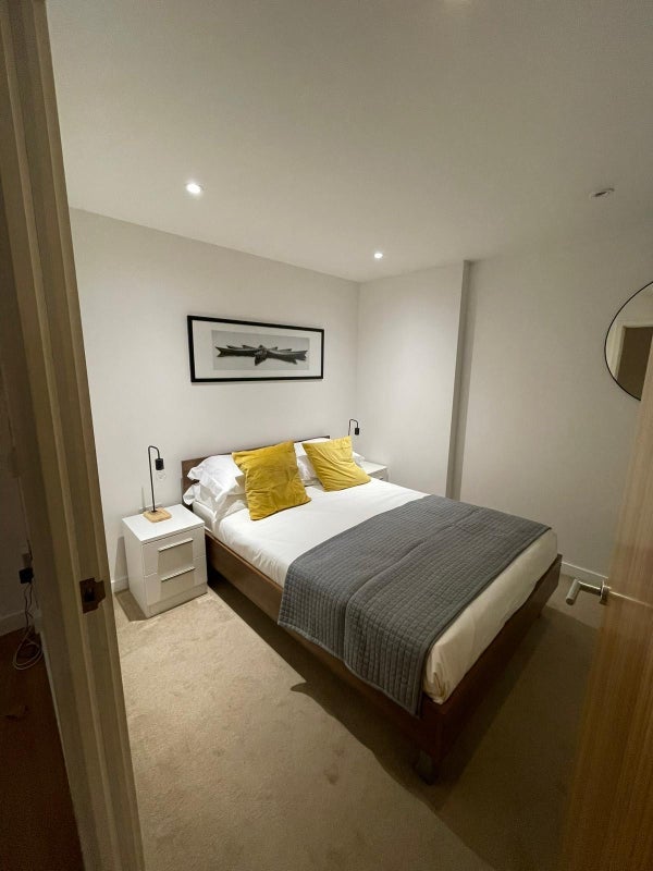 Room Yeo Street in Greater London