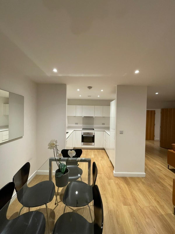 Room Yeo Street in Greater London