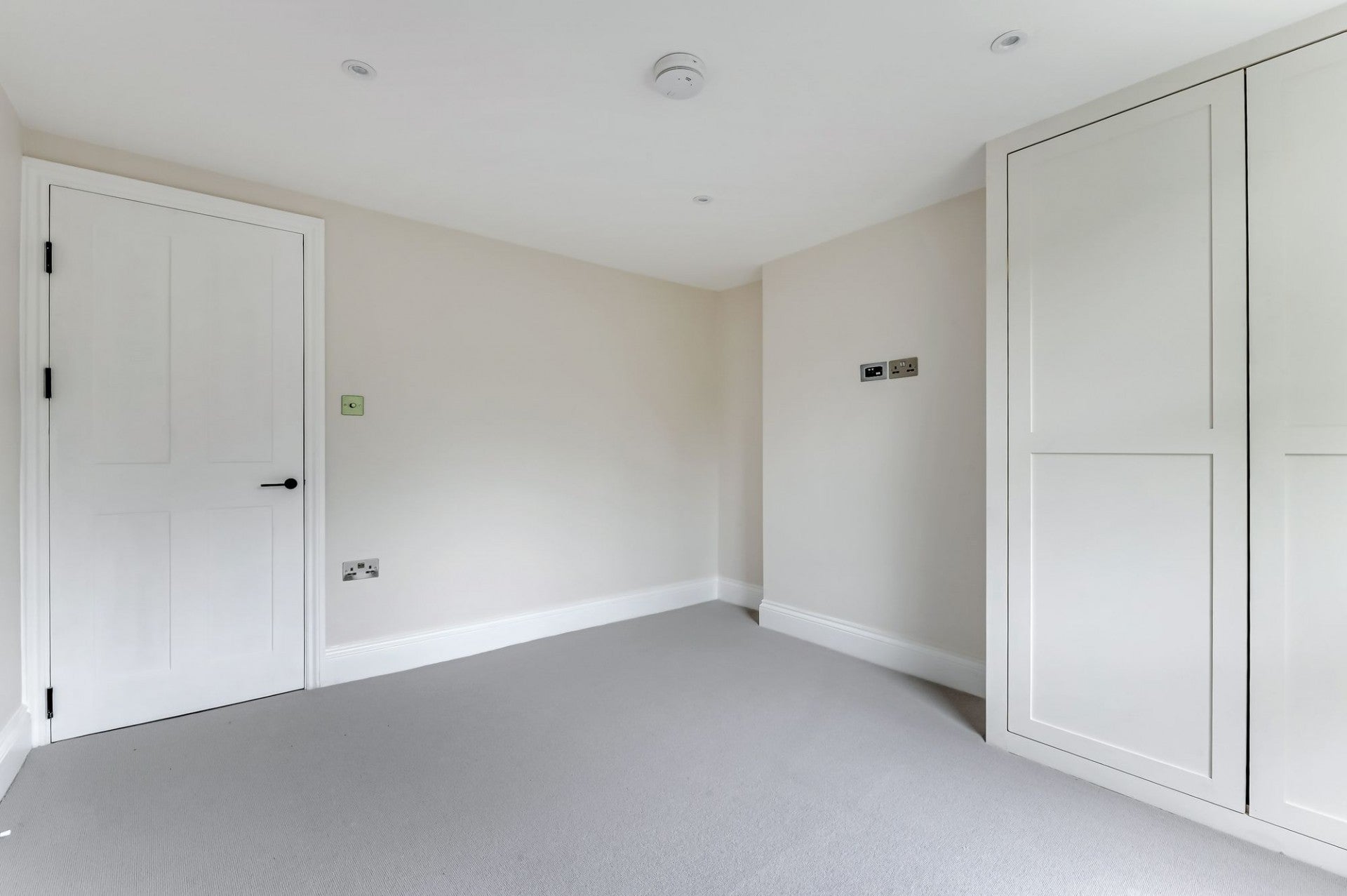 Flat Irene Road in Greater London
