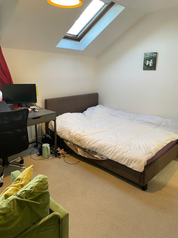 Room Kingston Road in Greater London