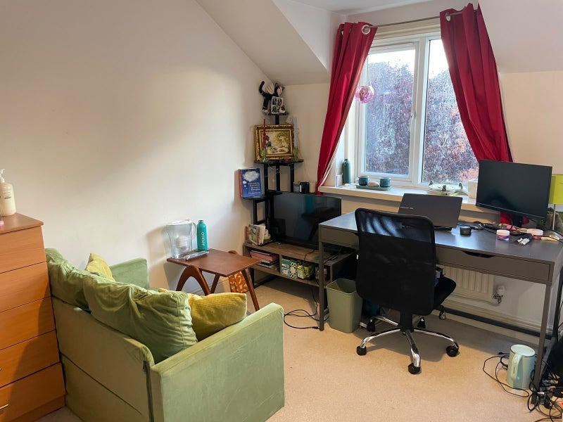 Room Kingston Road in Greater London