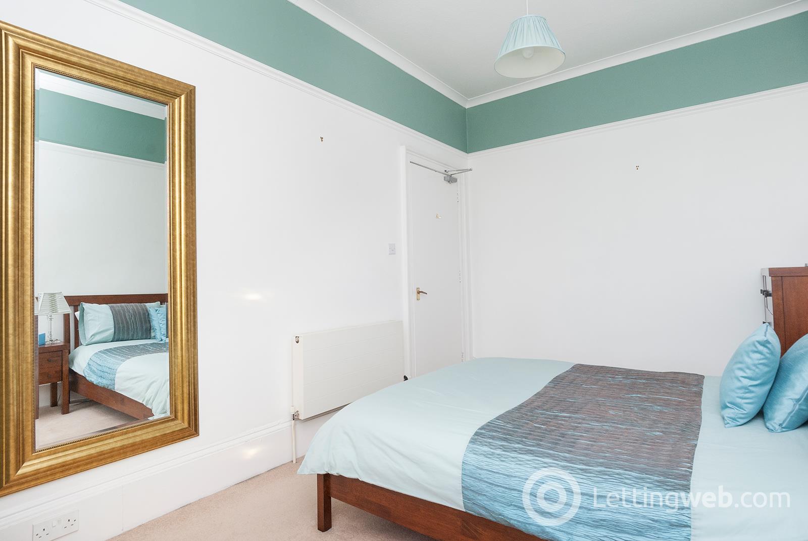 Flat Leith Walk in City of Edinburgh