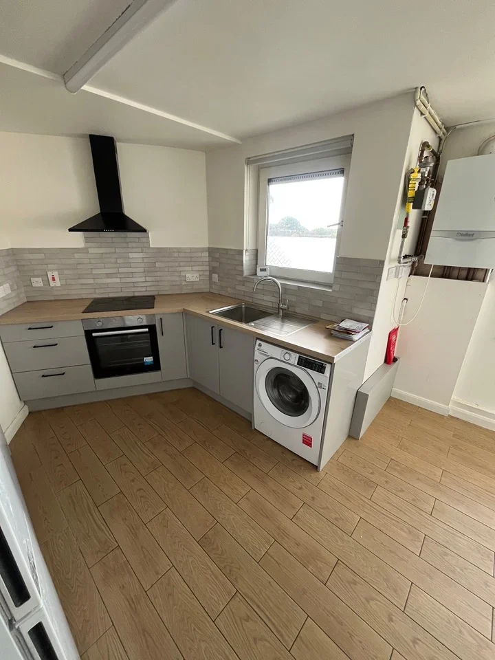 Flat Buttsbury Road in Greater London