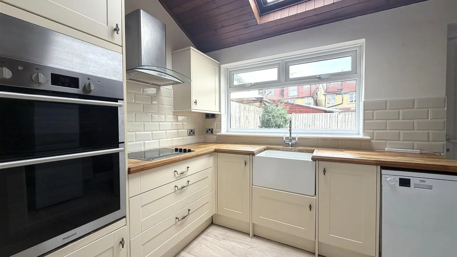 House Hayes End Close in Greater London