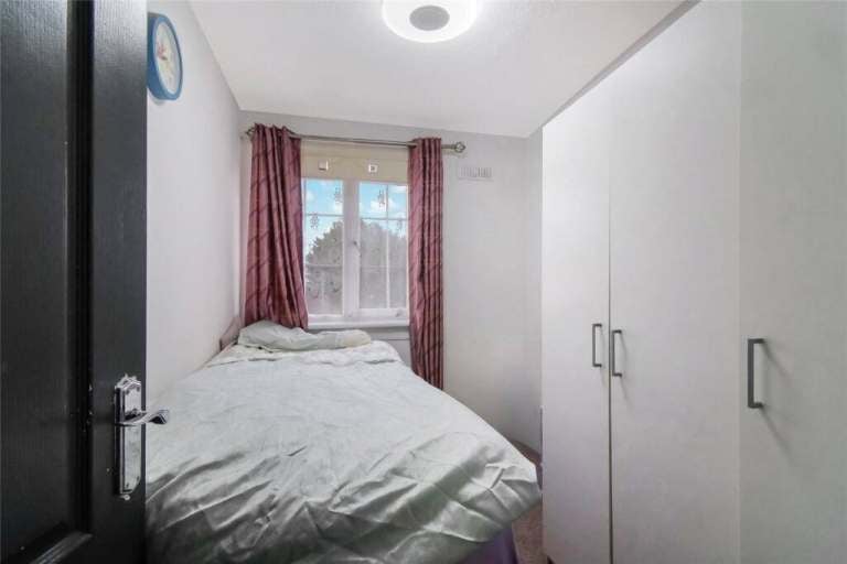 Flat Gamrie Drive in Glasgow