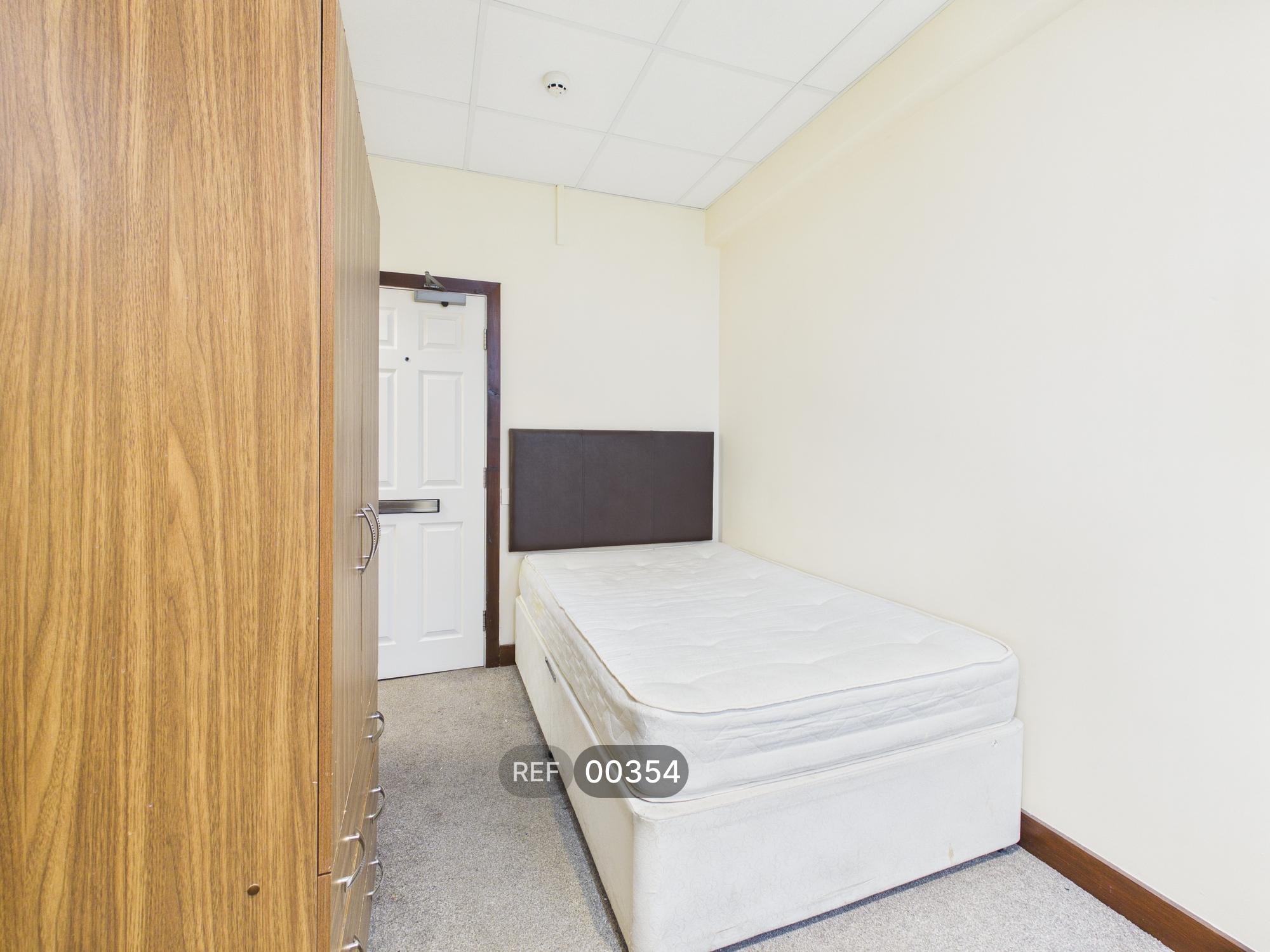 Room Anlaby Road in Hull