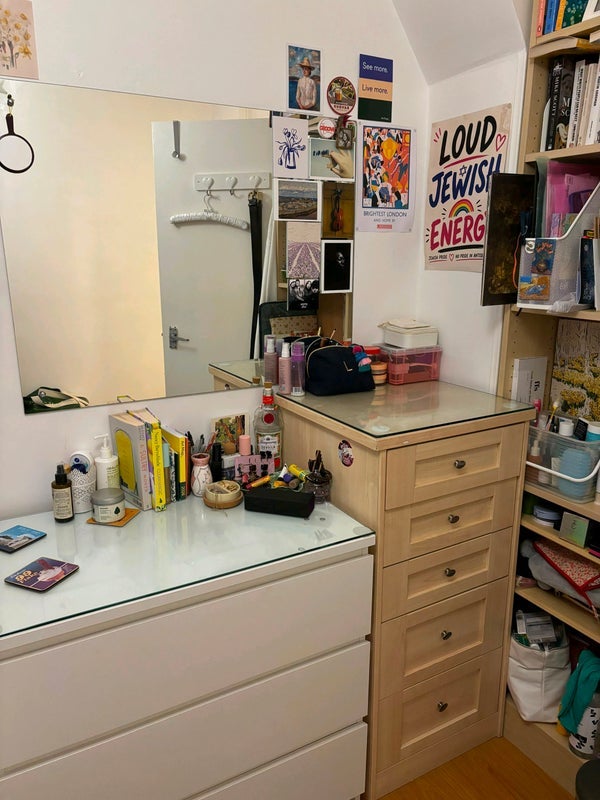 Room Andover Road in Greater London