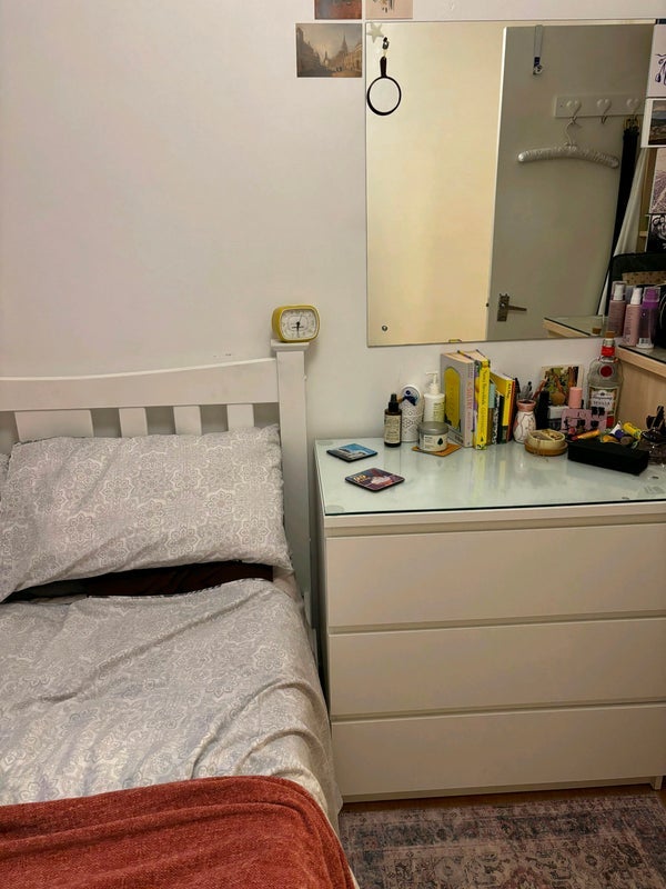 Room Andover Road in Greater London
