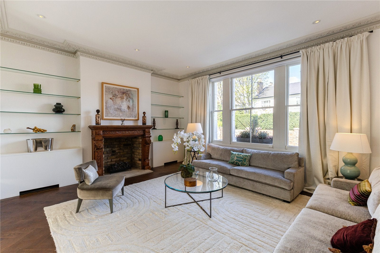 House Pembroke Gardens in Greater London