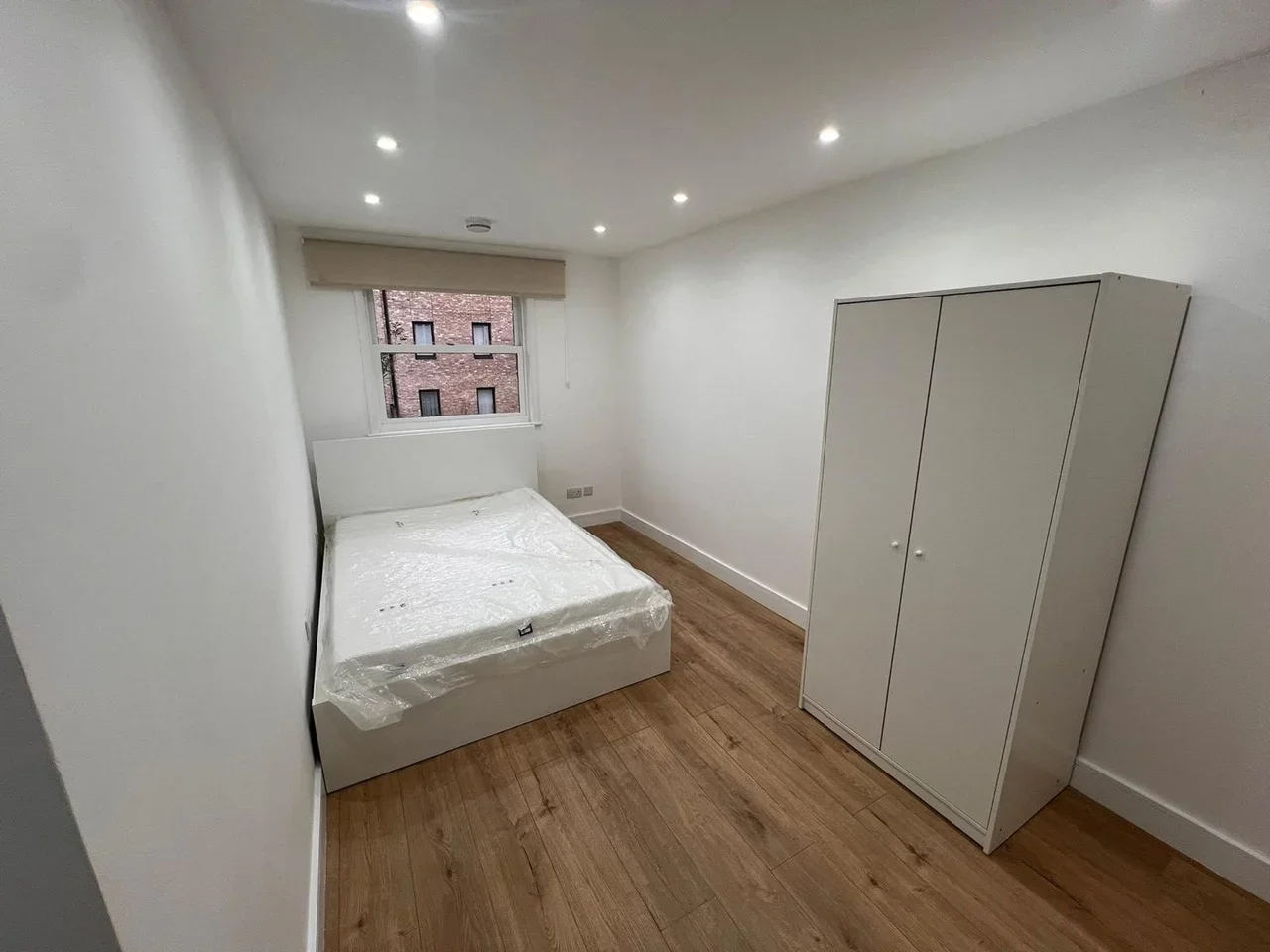 Room Lockesfield Place in Greater London
