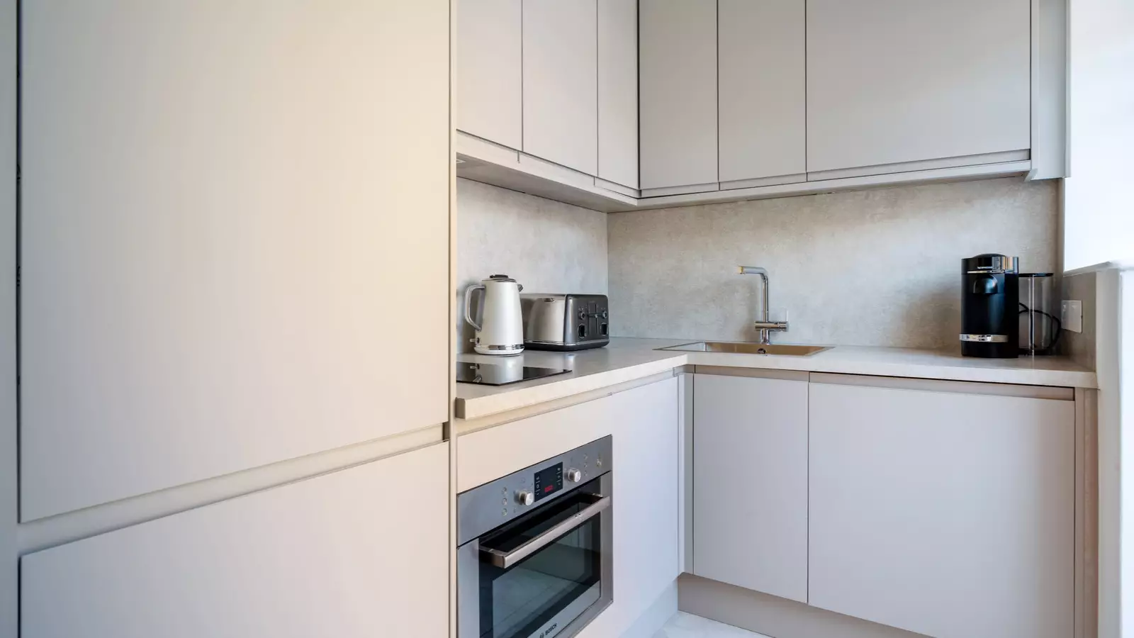 Flat Drayton Gardens in Greater London