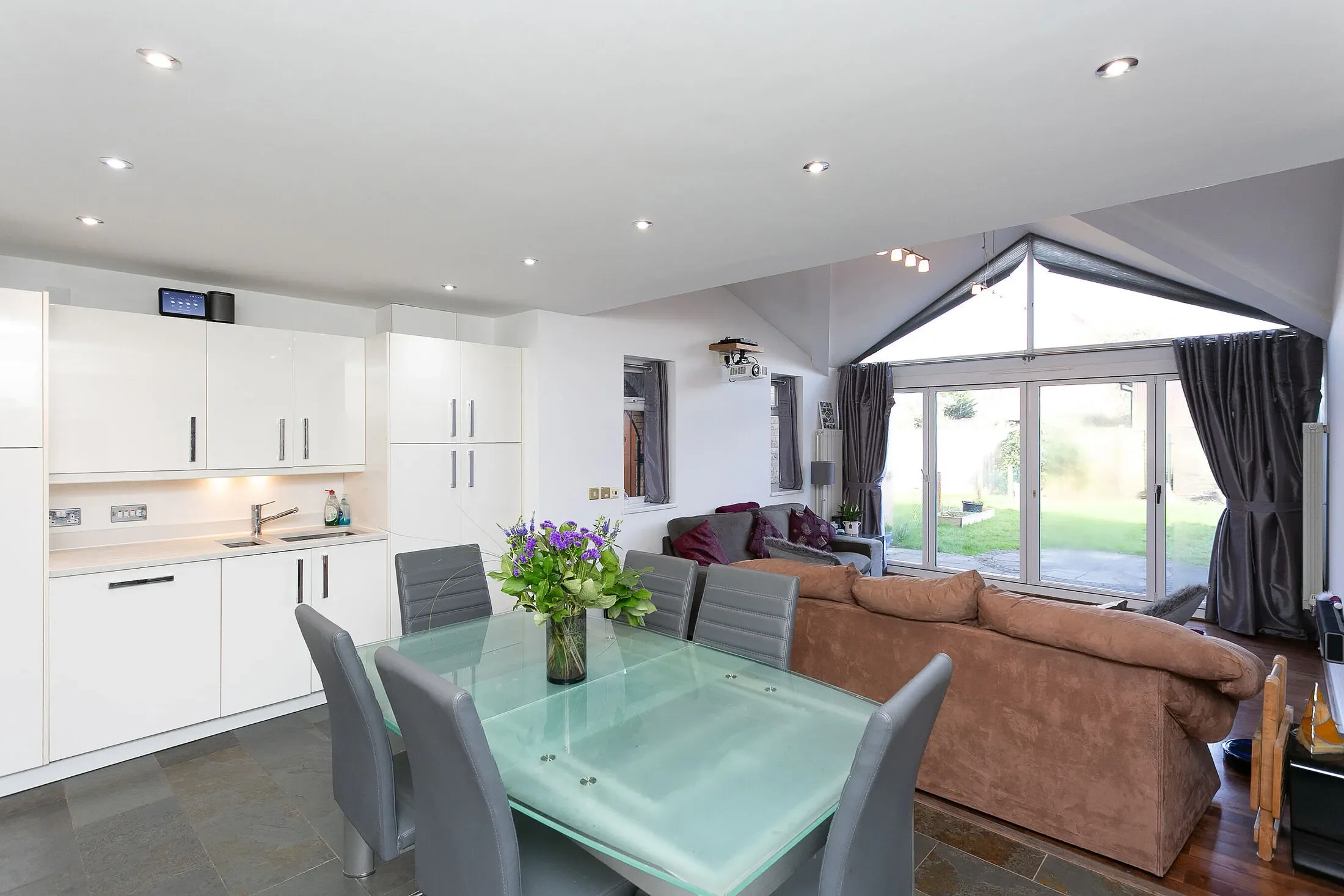 House Westland Close in Three Rivers