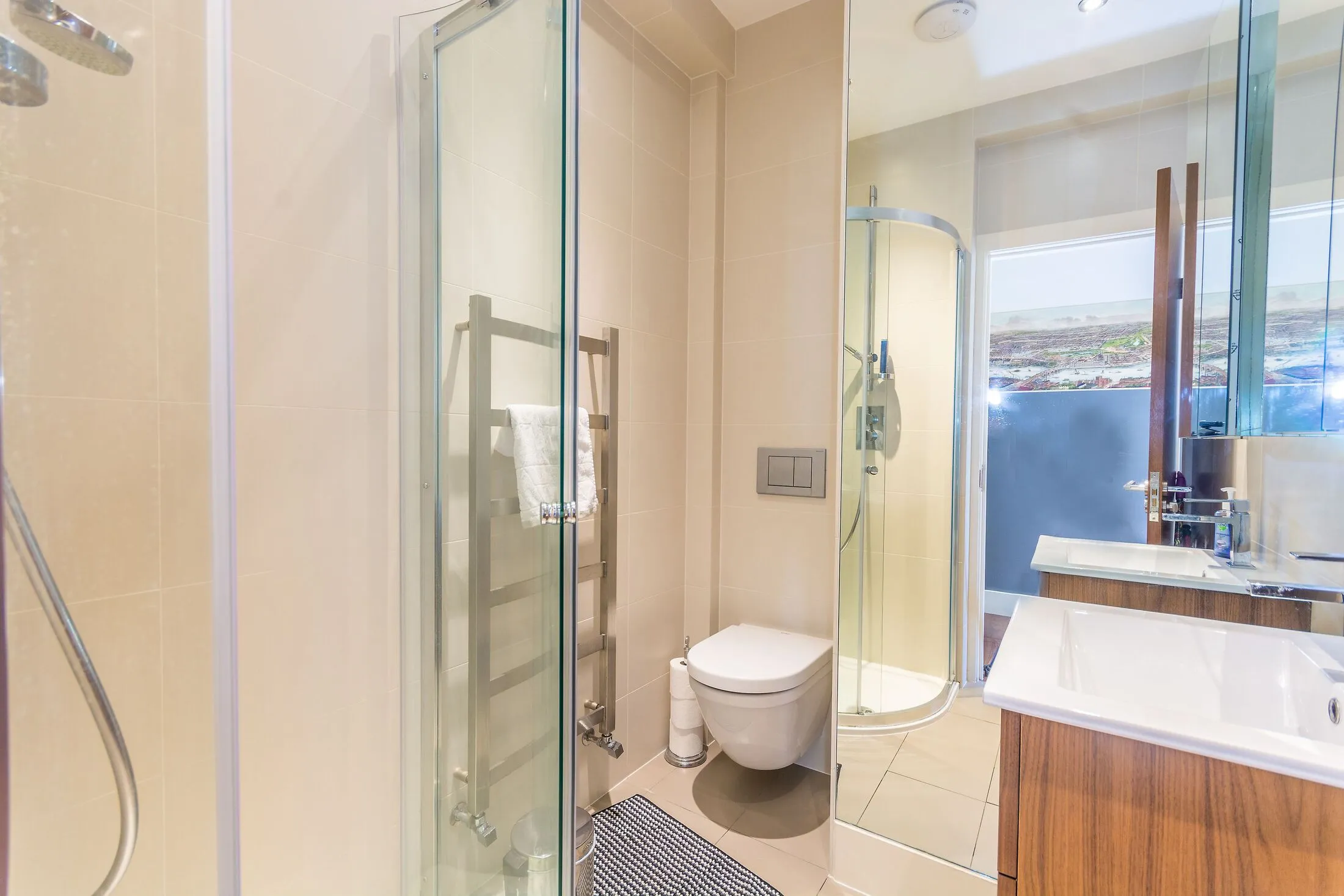 Flat Goodge Street in Greater London