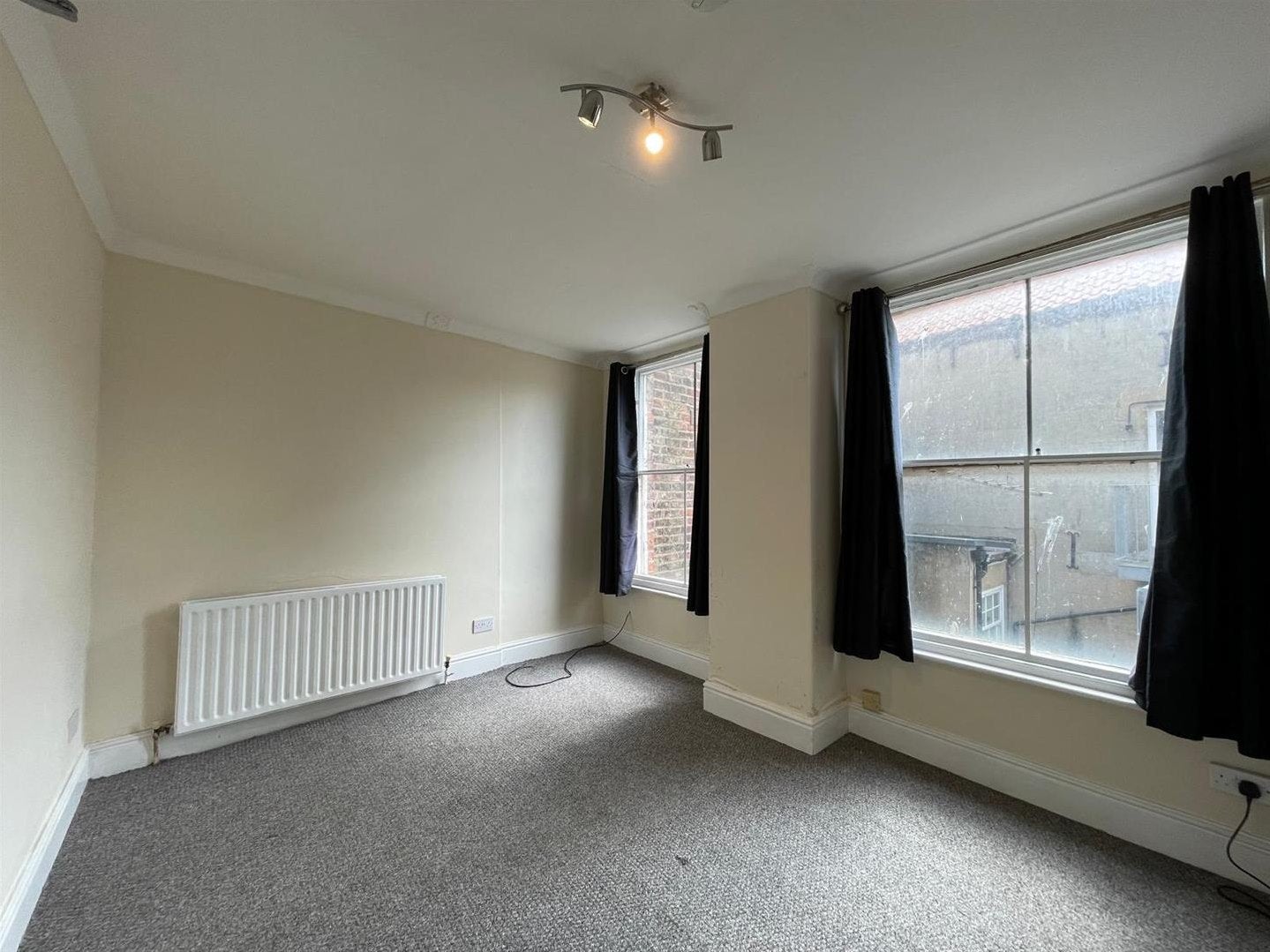 Flat St Thomas Street in Scarborough