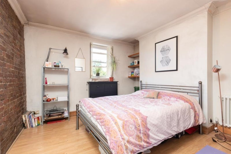 Flat Essex Road in Greater London