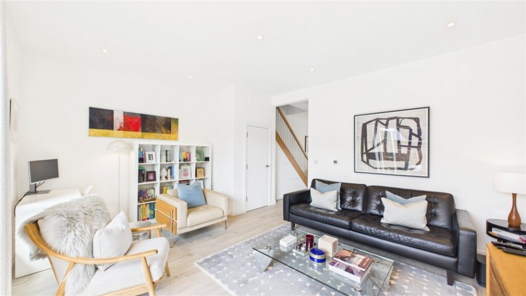 House Mindenhurst Road in Surrey Heath