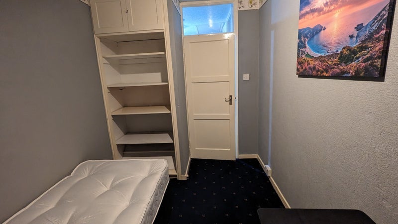 Room Weavers Walk in Coventry