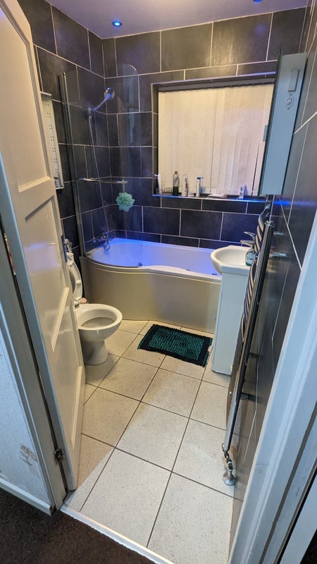 Room Weavers Walk in Coventry