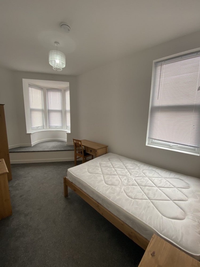 Room Wellington Street in Portsmouth