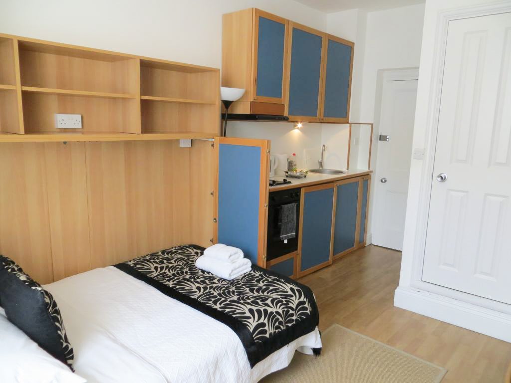 Flat Fulham Palace Road in Greater London