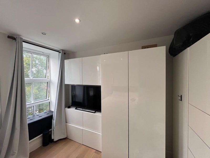 Room Park Hill in Greater London