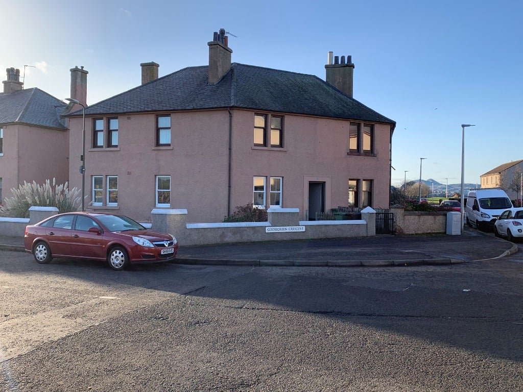 Flat Goose Green Crescent in Musselburgh