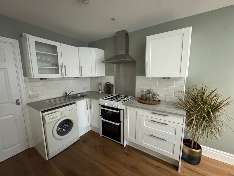 Flat Central Avenue in Bristol
