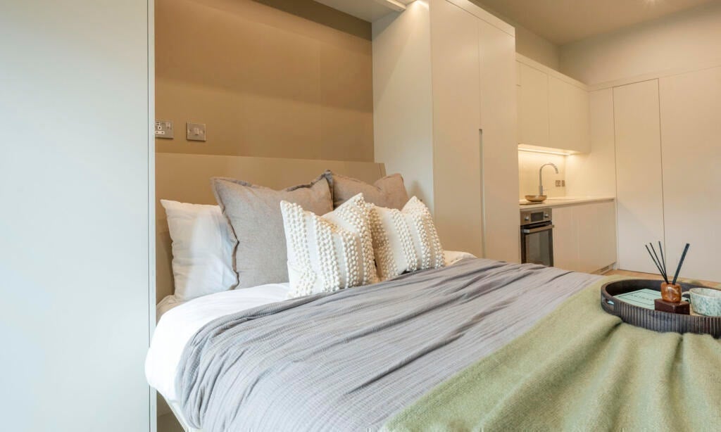 Flat Selsdon Way in Greater London