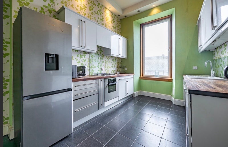 Room Onslow Drive in Glasgow