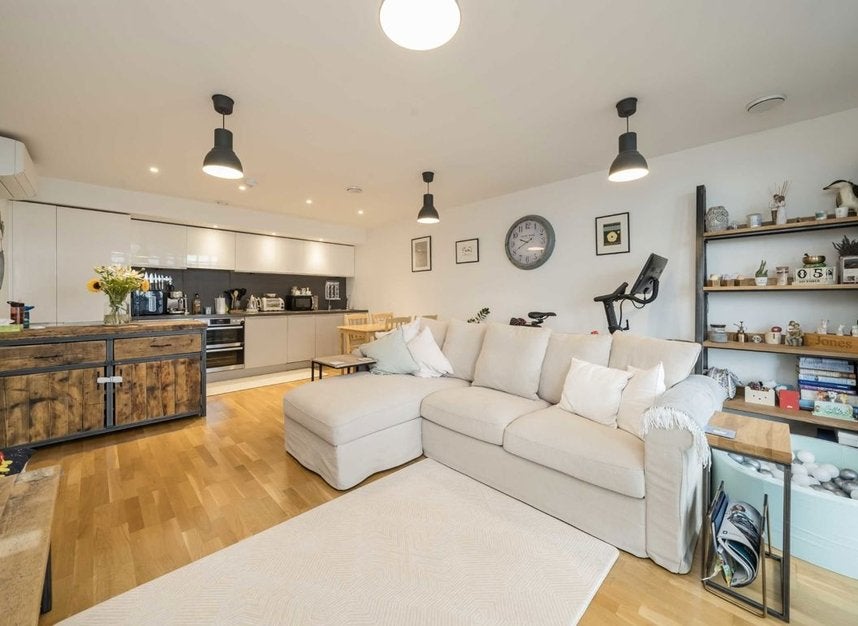 Flat Baltic Avenue in Greater London