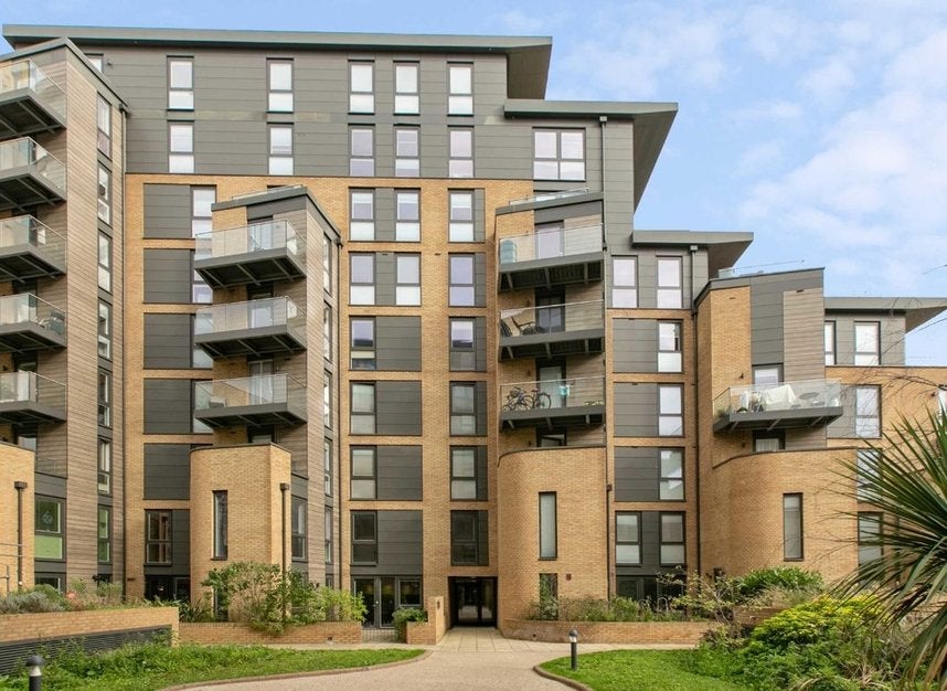 Flat Baltic Avenue in Greater London