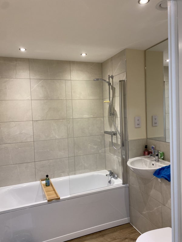 Room Auriol Way in Maidenhead