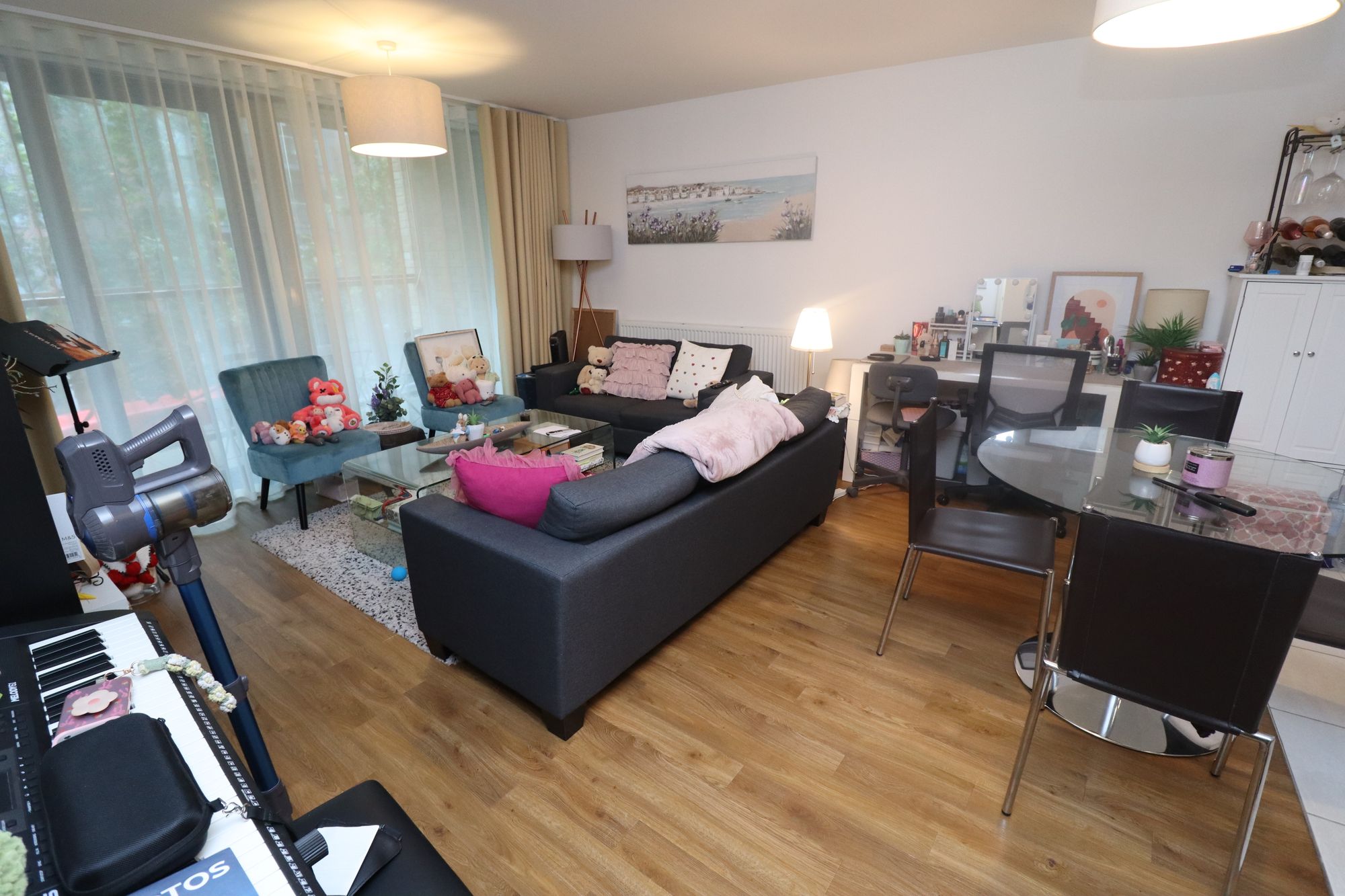 Flat Surrey Quays Road in Greater London
