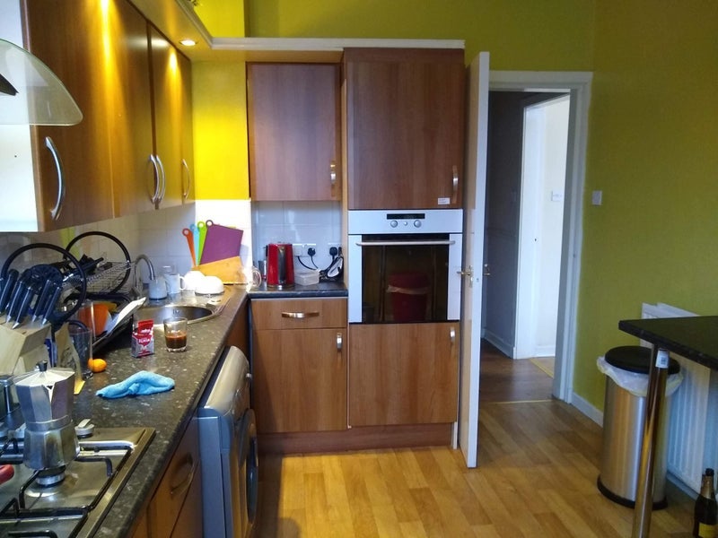 Room Kent Road in Glasgow